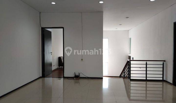 foto lainnya jual rumah lux singgasana pradana