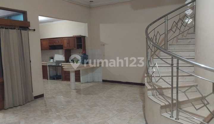 Dijual Rumah di Taman Kopo Indah 2 Luas dan Murah Dijual Rumah di Taman Kopo Indah 2 Luas dan Murah