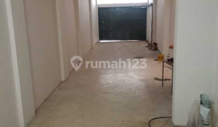 For Rent: Cibadak One-Way Street Shop in Bustling Culinary Area 2