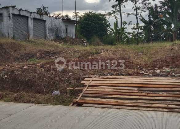 Tanah Strategis di Atas Jalan Ramai Padat Penduduk SHM