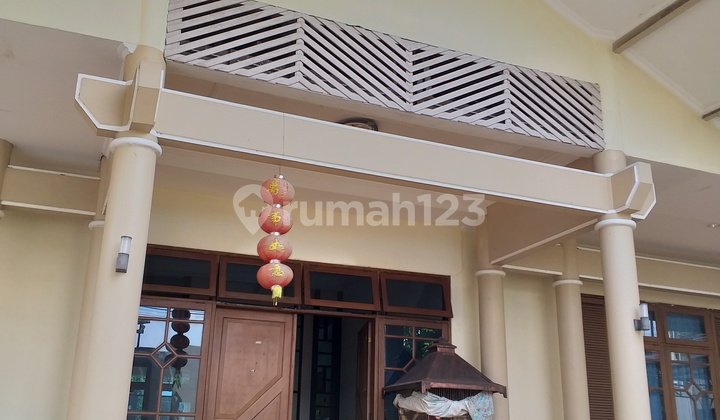 Rumah Mewah Kolam Renang 16 Kamar Cocok Dibuat Guest House di Daerah Turis  11