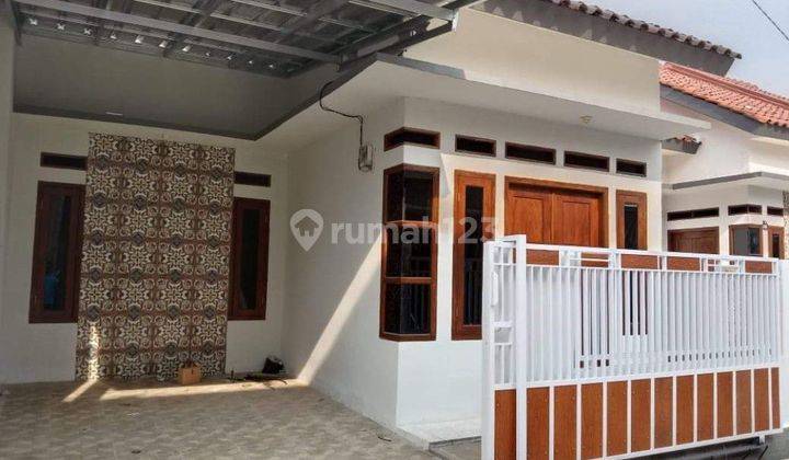 Rumah 5 Menit Ke Stasiun Lokasi Sangat Strategis. 1