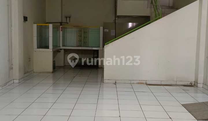 Ruko Daerah Setrasari Dengan 3 Lantai Dan Lebar Bangunan 4.8m 2