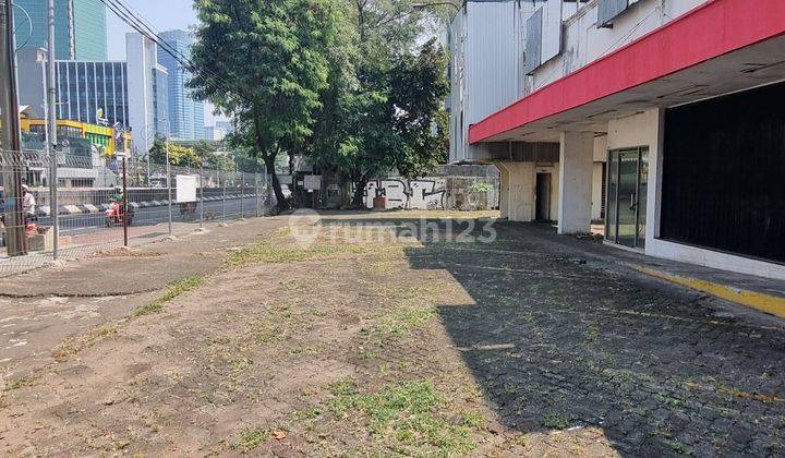 Disewakan Gedung Komersil Ex Retail Mampang Parkir Luas  1