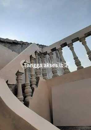 DISEWAKAN Rumah 3 lantai Tengah Kota Jember