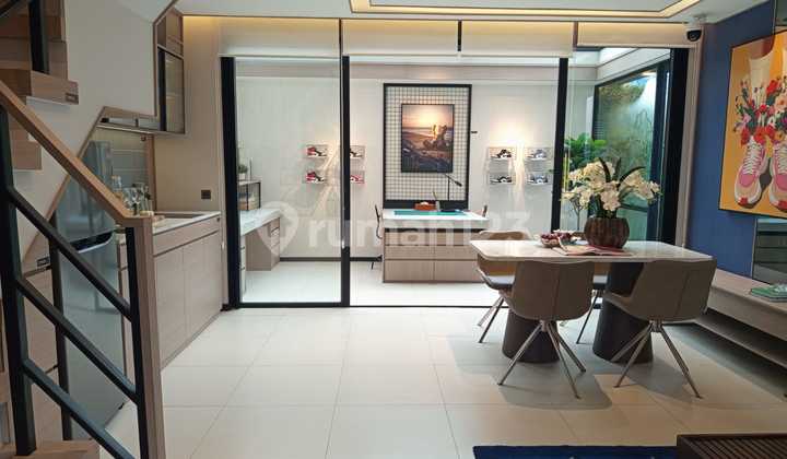 Luxury Affordable House, 3 Floors, 800 Million in Lippo Cikarang