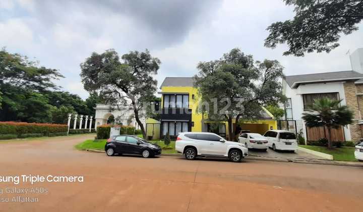 DISEWAKAN RUMAH MEWAH DI CLUSTER VASA LAKE DI LIPPO CIKARANG