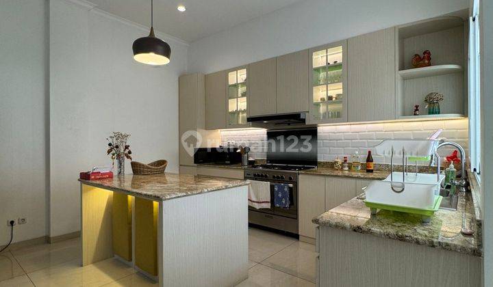 Bangunan Mandiri Rumah Alam Sutera Olivia 1