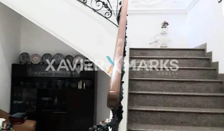 3-STORY HOUSE WITH ROOFTOP IN GUBENG, SURABAYA 3-STORY HOUSE WITH ROOFTOP IN GUBENG, SURABAYA