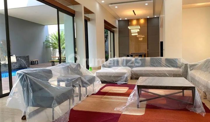  MURAH RUMAH MEWAH DENGAN KOLAM RENANG ROOFTOP BSD