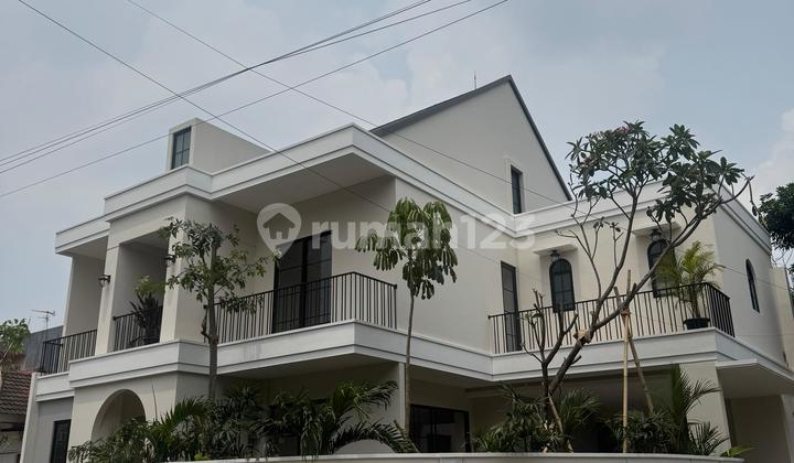 A NICE MODERN STYLE SEMI-FURNISHED CORNER HOUSE IN KENCANA LOKA BSD