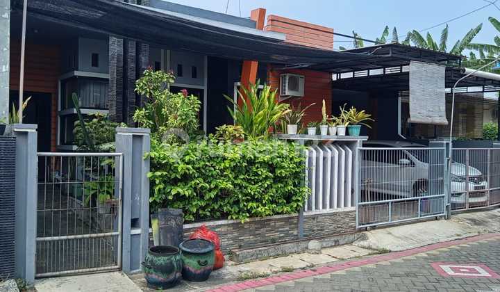 Comfortable House Strategic Location in Pongangan Indah Housing, Gresik Comfortable House Strategic Location in Pongangan Indah Housing, Gresik