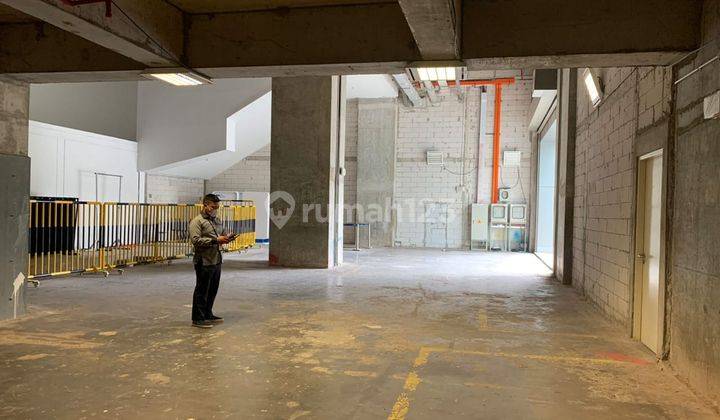 Sewa Utk Retail 641 M2 di Menara Astra Sudirman, Exclusive, Prime 1