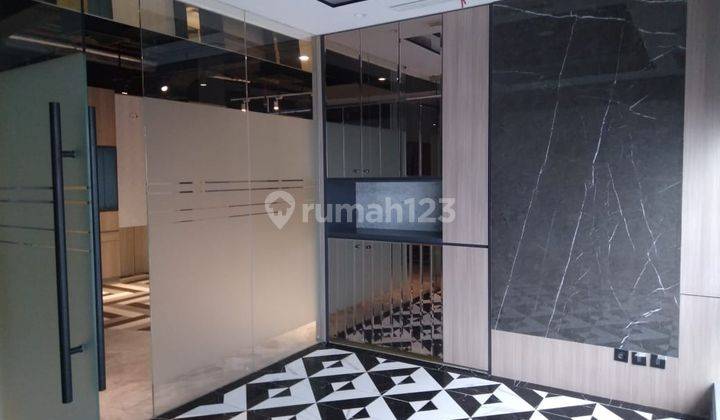 Sewa Kantor 175 M2 di Soho Capital Jakbar Sdh Partisi, Hrg Nego 6