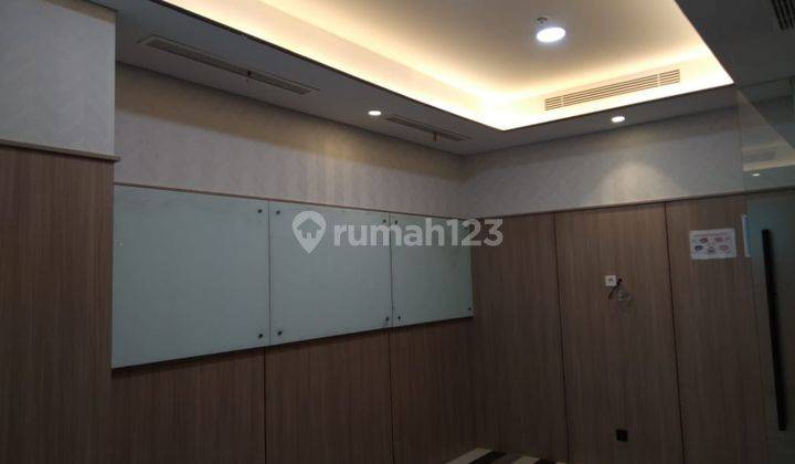 Sewa Kantor 175 M2 di Soho Capital Jakbar Sdh Partisi, Hrg Nego 7