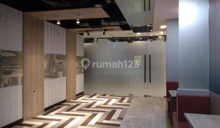 Sewa Kantor 175 M2 di Soho Capital Jakbar Sdh Partisi, Hrg Nego 11