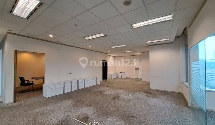 Sewa Murah Kantor Sdh Partisi 199 M2 di Menara Palma Kuningan, Nego 2