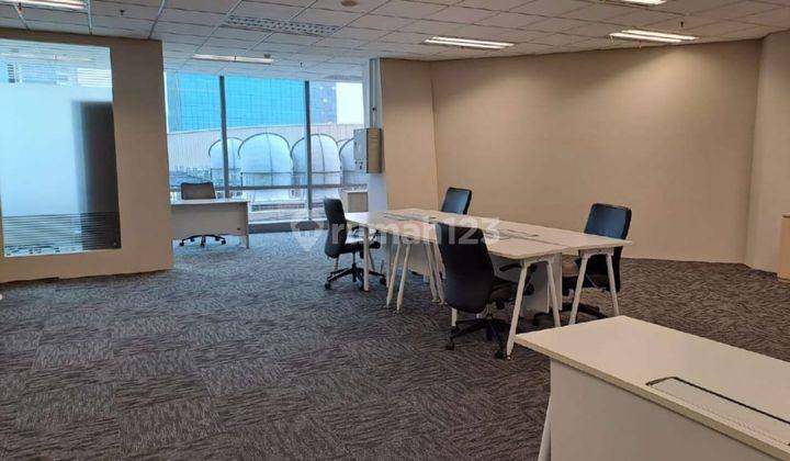 For Rent Kantor Semi Furnish 110 M2 di Prudential Center Kokas, Murah 1