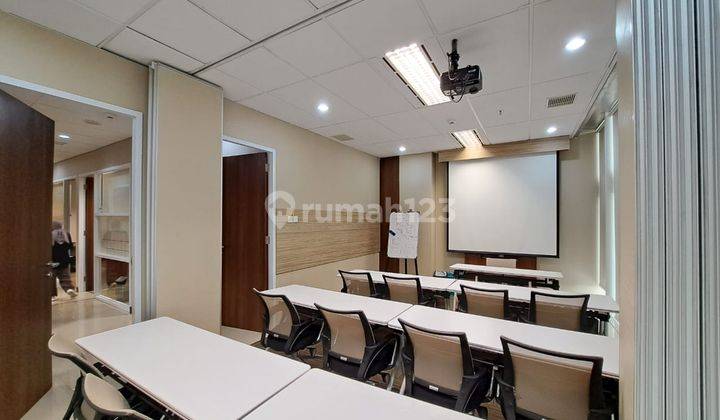 Sewa Kantor Siap Huni Luas 160 M2 di 18 Office Park Simatupang 1