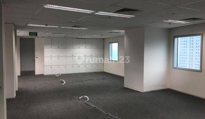 Sewa Kantor Sdh Partisi 356 M2 di Wisma 46 Sudirman, Hrg Terjangkau 1