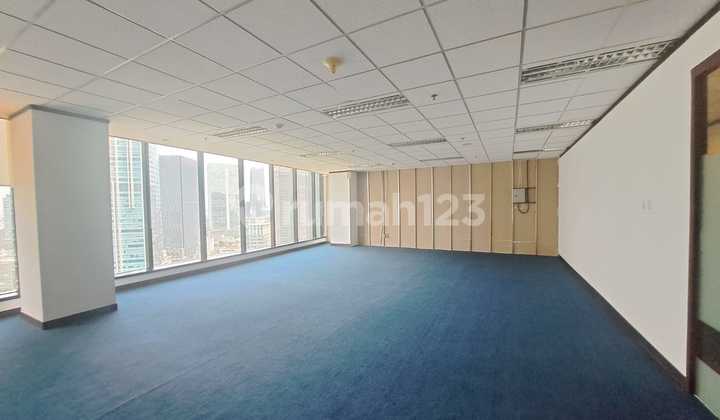 Sewa Kantor 158 m2 di Plaza Mutiara Mega Kuningan, Kondisi Msh Bare