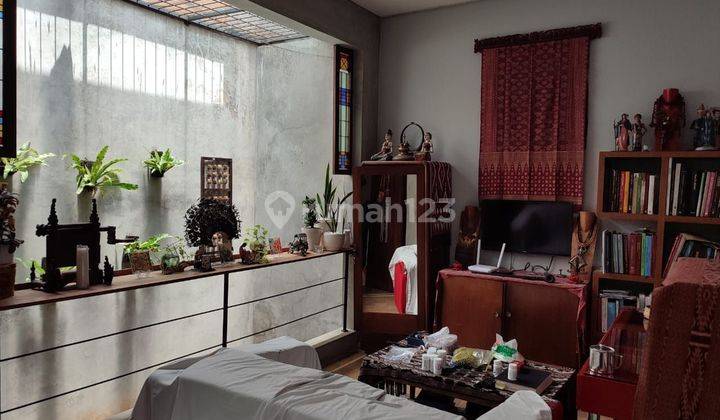 Rumah 2 Lantai di Jl. Delman Bagus SHM 2