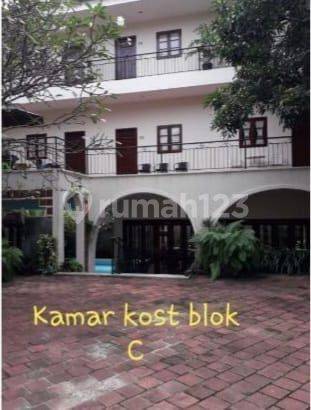 Rumah kosan mewah di Kemang utara Luas tanah 1600 m² Bagus SHM 2