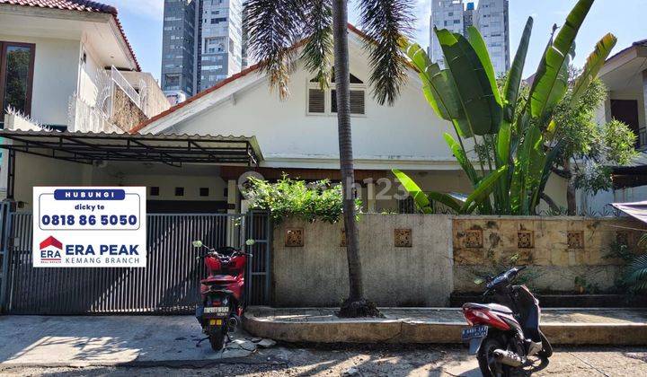 Rumah Bagus 2 Lantai Depan Taman Kota 1