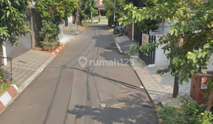 Rumah Tua Hitung Tanah Lokasi Bagus Pondok Indah Di Alam Permai 
 2