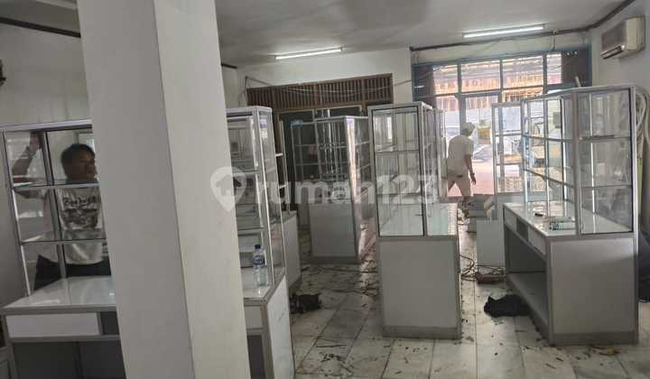 For Rent, Strategic Good Shop House 2