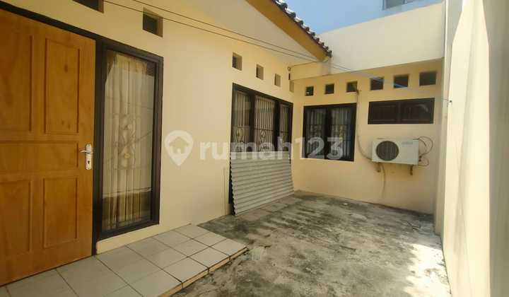 Disewakan Rumah Luas 1 Lantai di Kemang Pratama Bekasi Barat 9