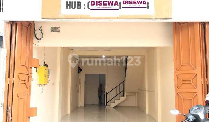 For Rent: 3-Story Shop House, clean and ready for use in Teluk Buyung.