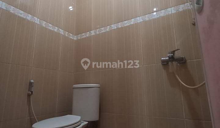 Rumah 2 lantai di Jl. Durian, SHM, Bagus 5