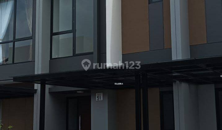 Disewakan Rumah Cluster Sumarecon Bekasi 2