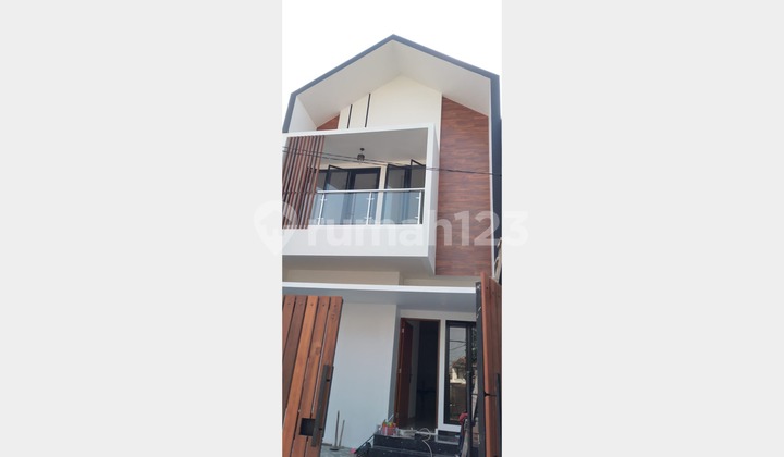 Dijual Rumah Minimalis dgn Design yg keren bgt, Nyaman, Strategis Dijual Rumah Minimalis dgn Design yg keren bgt, Nyaman, Strategis