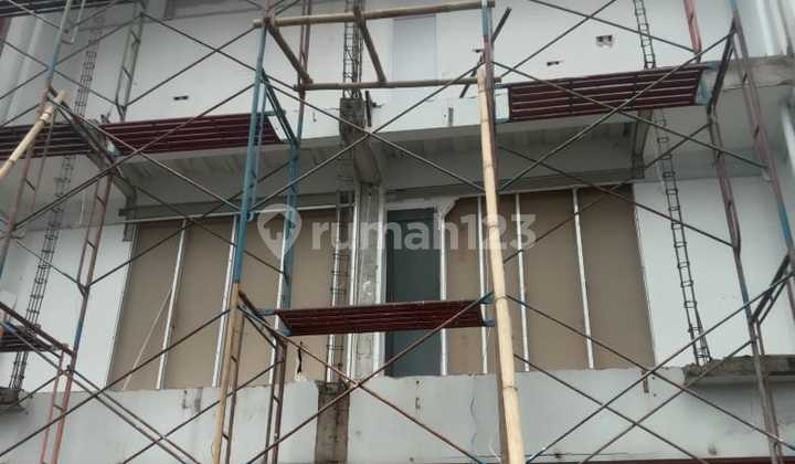 Semi-Detached Shop House for Rent in Prime Jatiwaringin Location, High Business Potential 2