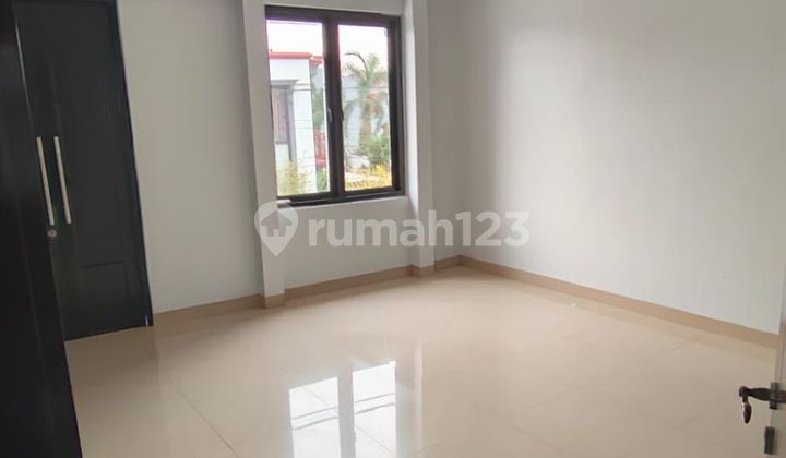 Exclusive Cipinang Muara Townhouse - Spacious, Multiple Rooms, Flood-Free! 2