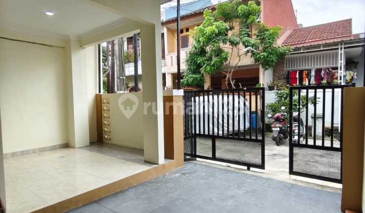 For sale, move-in ready house in Taman Harapan Baru, North Bekasi, Pejuang. 2