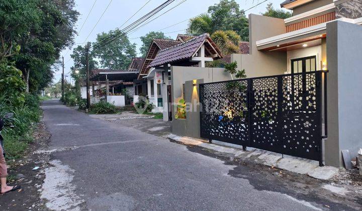 Rumah Baru Cantik Limasan Modern Di Jalan Kaliurang  2