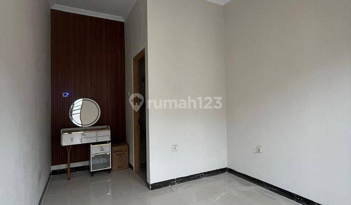 Kost Eklusif Modern 20 Kamar Tidur  2