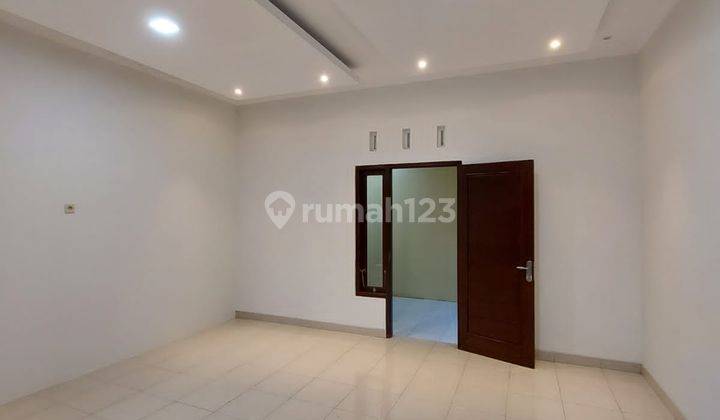 Rumah Cantik 2 Lantai Murah Siap Huni 2