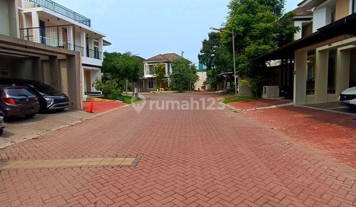 Rumah Mewah 2 Lantai Fully Furnished Dalam Perumahan 2