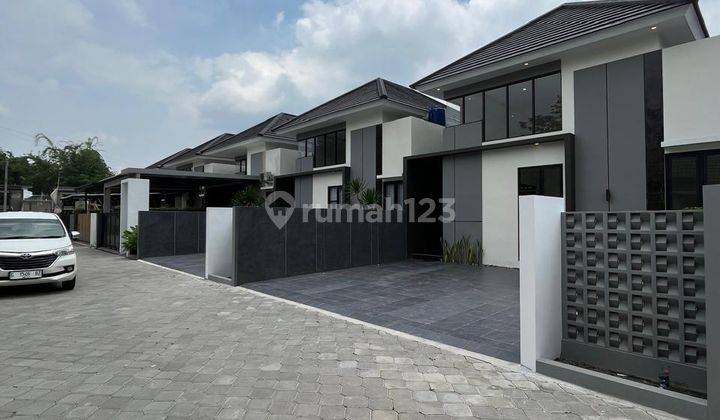 Rumah Mewah Modern Istimewa Dengan Hight Ceiling 2