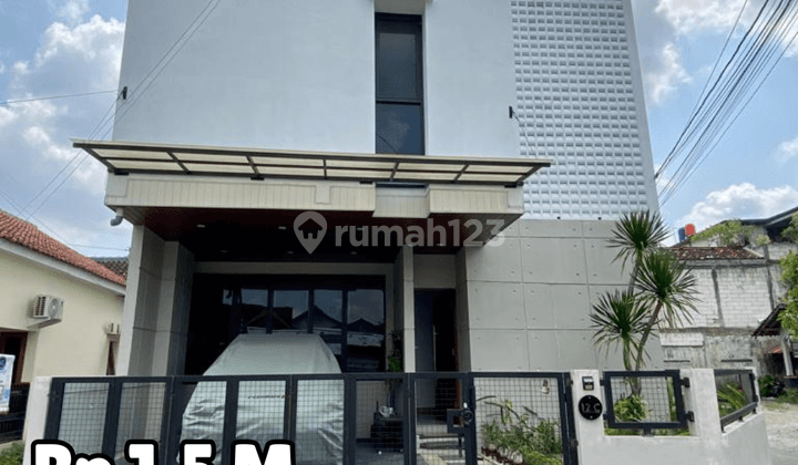 Rumah Semi Furnished 2 Lantai Rooftop Dalam Ringroad 1