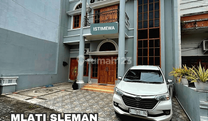 RUMAH MEWAH 2 LANTAI GAYA EROPA FULL FURNISHED DALAM PERUMAHAN 1