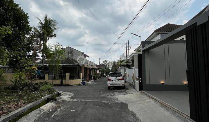 Rumah Mewah 2 Lantai Industrial Modern  2