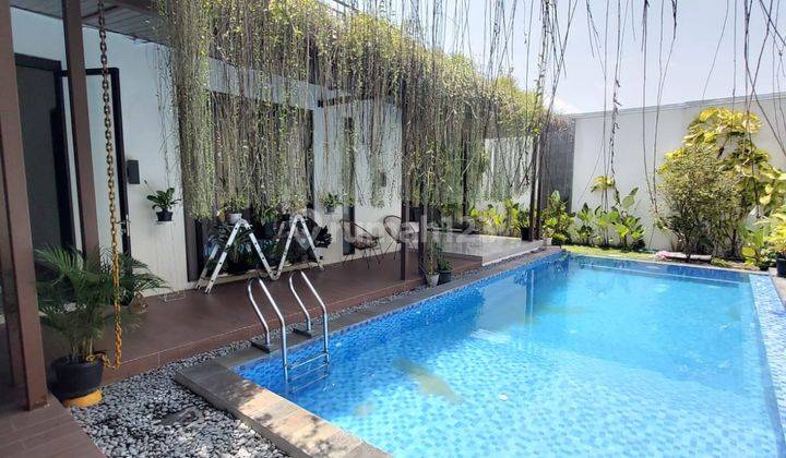 Rumah Mewah 2 Lantai Luas Dengan Kolam Renang  2