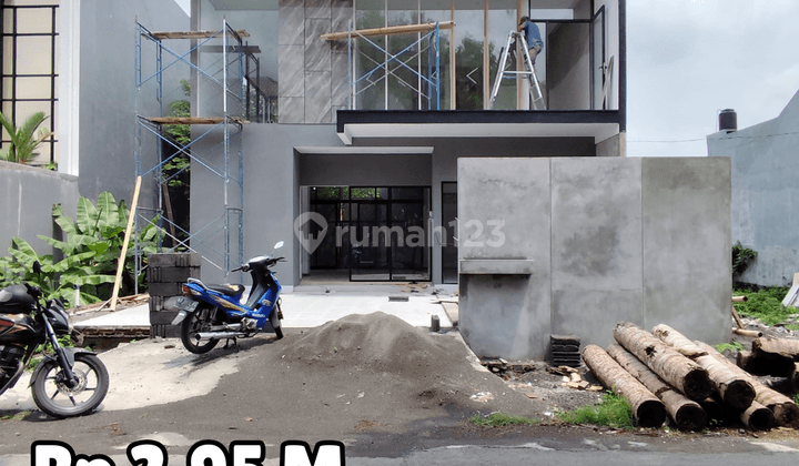 Rumah Mewah Modern 2 Lantai Kontemporer Strategis  1