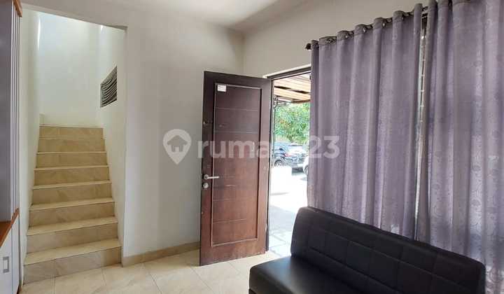 RUMAH MEWAH 2 LANTAI ISTIMEWA DALAM PERUMAHAN PADMA RESIDENCE BANGUNJIWO DEKAT KAMPUS UMY TERPADU 2