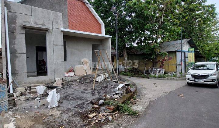 Rumah Cantik Modern Siap Huni Dekat Pusat Kota Bantul 2